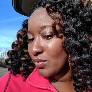 Meet your Posher, Tonya